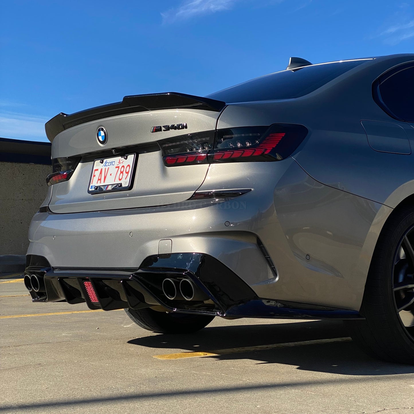 BMW 3 SERIES G20 CARBON FIBER REAR DIFFUSER WITH BRAKE LIGHT